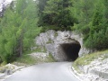 jeden ze tri tunelu na ceste